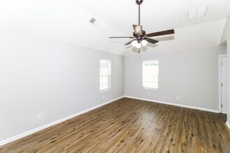 101 Switchgrass Cove in Munford, TN - Foto de edificio - Building Photo