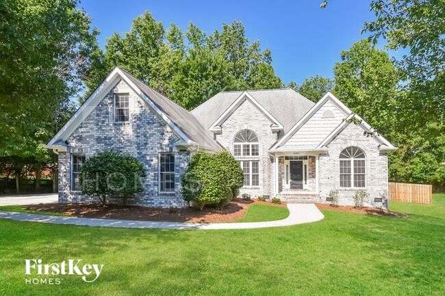 property at 4401 Hunter Oaks Ct