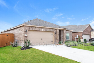 14205 Freeboard Dr in Santa Fe, TX - Building Photo - Building Photo