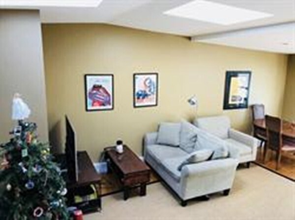 253 Gold St in Boston, MA - Building Photo - Building Photo