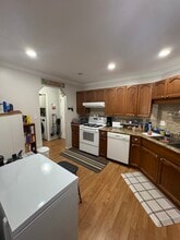 2410 Emerson St in Abbotsford, BC - Building Photo - Building Photo
