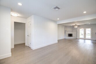 5506 Jason St in Houston, TX - Foto de edificio - Building Photo