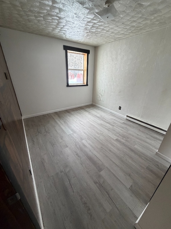 232 W Main St, Unit 2 in Frostburg, MD - Foto de edificio - Building Photo