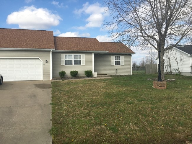 105 Foster Dr in Kevil, KY - Foto de edificio - Building Photo