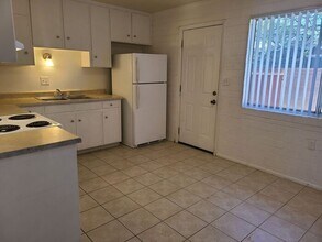 4350 E Fairmount St in Tucson, AZ - Foto de edificio - Building Photo
