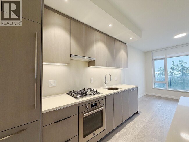 6138 Birney Ave in Vancouver, BC - Building Photo - Building Photo