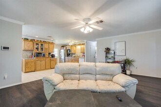 205 Lincoln St in Carney, OK - Foto de edificio - Building Photo