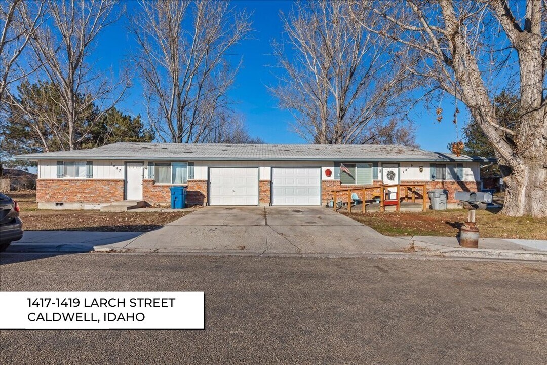 1417-1419 Larch St in Caldwell, ID - Building Photo