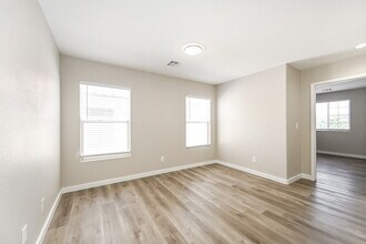 6244 W Haleh Ave in Las Vegas, NV - Building Photo - Building Photo