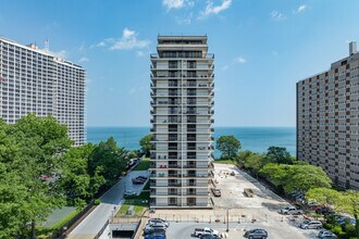 The Meridian Condos in Lakewood, OH - Building Photo - Building Photo