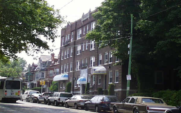 Chester Lynne Apartments in Philadelphia, PA - Building Photo