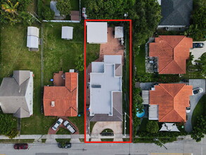 1721 SW 24th Ter in Miami, FL - Building Photo - Building Photo