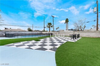 6128 Jones Cir in Las Vegas, NV - Building Photo - Building Photo