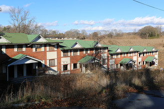 Oak Valley in Atlanta, GA - Building Photo - Building Photo