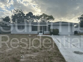 10039 Salix Ln, Unit 18L in Port Richey, FL - Building Photo