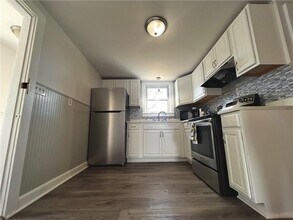 22 Chestnut Ave in Lincoln, RI - Building Photo - Building Photo