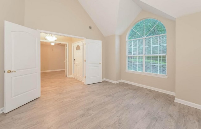 4220 E Meadow Dr in Duluth, GA - Foto de edificio - Building Photo