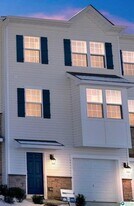 8309 Alexander Ct in Breinigsville, PA - Building Photo