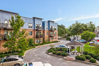 Fellwood III in Savannah, GA - Foto de edificio - Building Photo