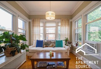 6514 N Bosworth Ave, Unit 2 in Chicago, IL - Building Photo - Building Photo