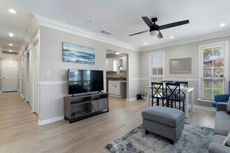 426 Russell Ave in Long Beach, MS - Foto de edificio - Building Photo