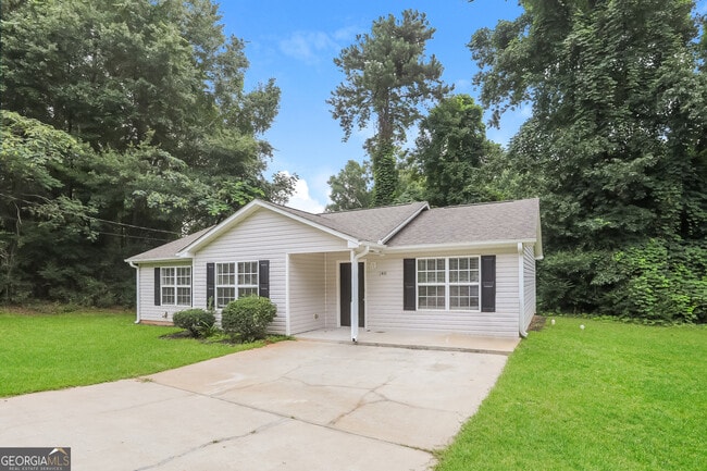 240 Elm Pl in Monroe, GA - Building Photo - Building Photo