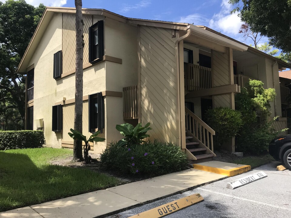 12970 Dartford Trail in Wellington, FL - Building Photo