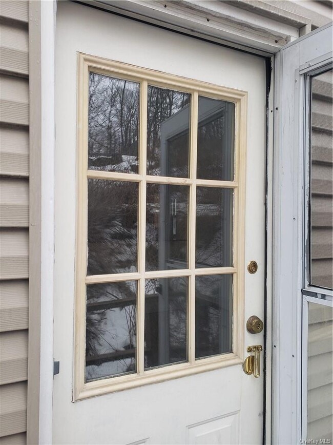 51 Hillandale Ave in White Plains, NY - Building Photo - Building Photo