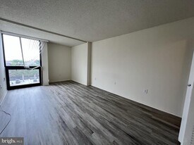 241 S 6th St in Philadelphia, PA - Building Photo