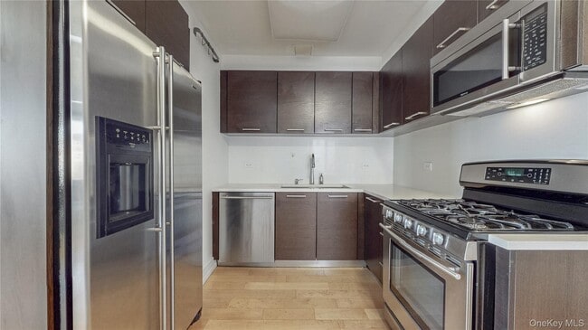 64-05 Yellowstone Blvd in Queens, NY - Building Photo - Building Photo