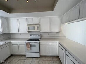 3452 Pino Cir in Las Vegas, NV - Building Photo - Building Photo