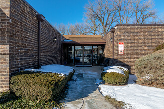 Homewood Shores in Homewood, IL - Building Photo - Building Photo