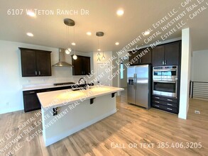 6107 W Teton Ranch Dr in Herriman, UT - Foto de edificio - Building Photo