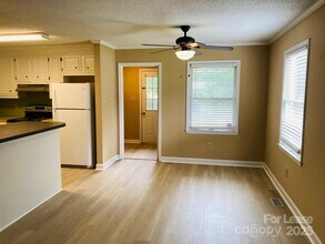 21640 Colina Dr in Cornelius, NC - Building Photo - Building Photo