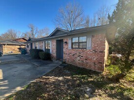 4 Robin Dr in Nash, TX - Building Photo