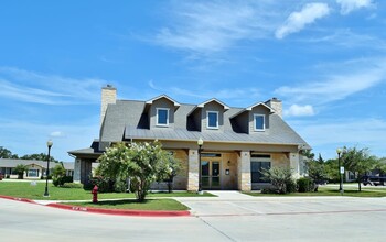 The Grove at Brushy Creek in Bowie, TX - Building Photo - Building Photo