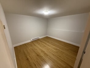 346 Watfield Ave in Nanaimo, BC - Building Photo - Building Photo
