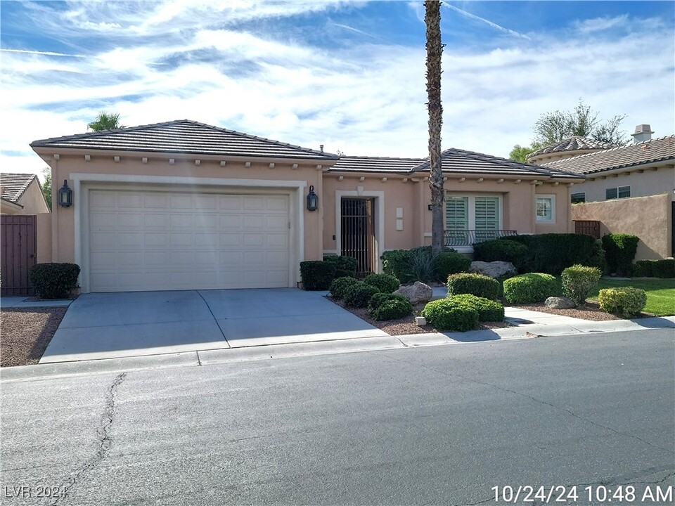 11291 La Madre Ridge Dr in Las Vegas, NV - Building Photo