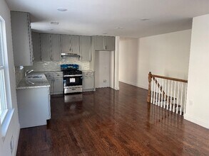 838 S 14th St, Unit New Brand Apartment in Newark, NJ - Building Photo - Building Photo