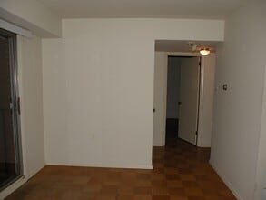 125F Clubhouse Dr SW in Leesburg, VA - Building Photo - Building Photo