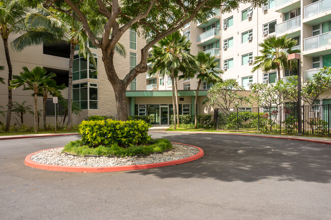 Country Club Village 6 in Honolulu, HI - Foto de edificio - Building Photo