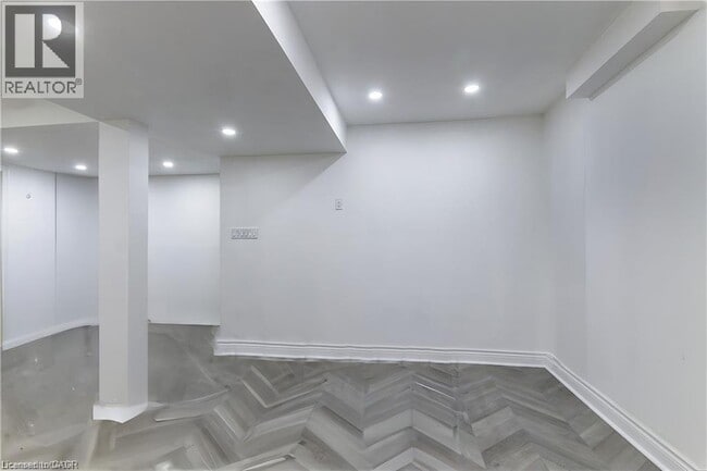 252 Thorner Dr in Hamilton, ON - Building Photo - Building Photo