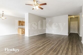 8129 Red Barn Ct in Indianapolis, IN - Building Photo - Building Photo