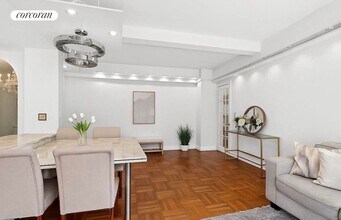 235 W End Ave in New York, NY - Building Photo - Building Photo