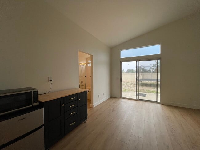 4466 San Joaquin St in Oceanside, CA - Foto de edificio - Building Photo