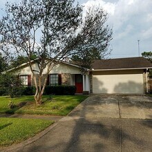 3211 Meadowview Dr in Missouri City, TX - Building Photo - Building Photo
