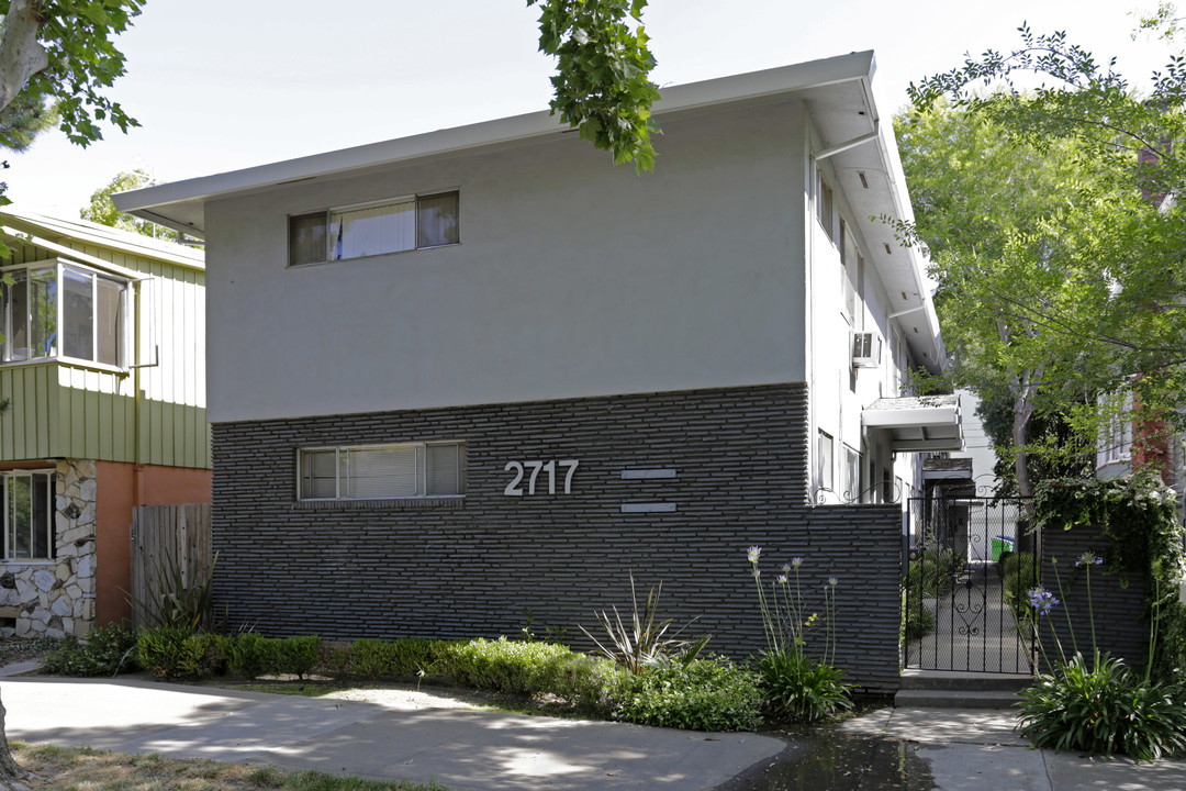 2717 O St in Sacramento, CA - Building Photo