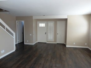 25671 Le Parc-Unit -UNIT 11 in Lake Forest, CA - Building Photo - Building Photo