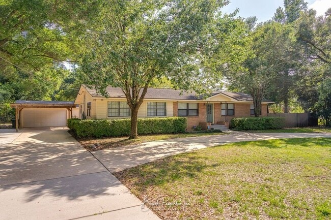 property at 1511 Woodchuck Ave