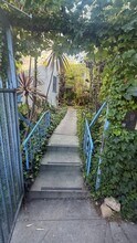 1701 Nichols Canyon Rd in Los Angeles, CA - Building Photo - Building Photo